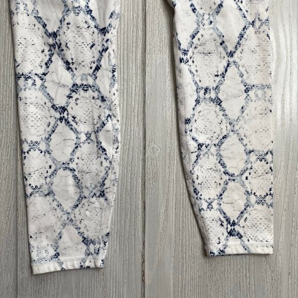 Varley Women's White Snake Print Let’s Go High Rise 7/8 Leggings Size Small - Picture 10 of 10